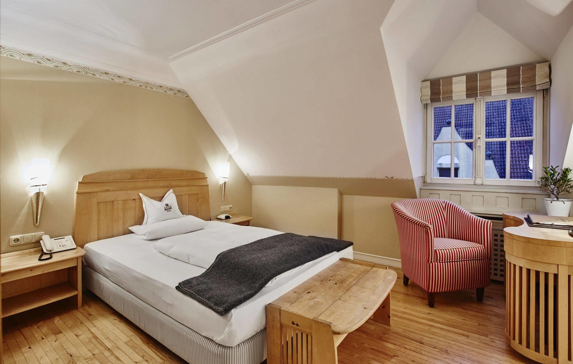 Hotel Gutsgasthof Stangl Vaterstetten Exterior photo